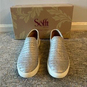 Sofft leather cream Platino loafer slip on shoe